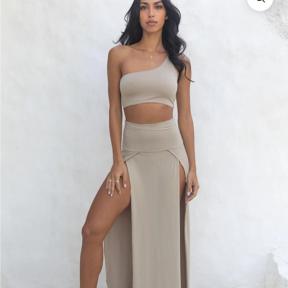 ROYAL CODES CLEOPATRA SLIT SKIRT